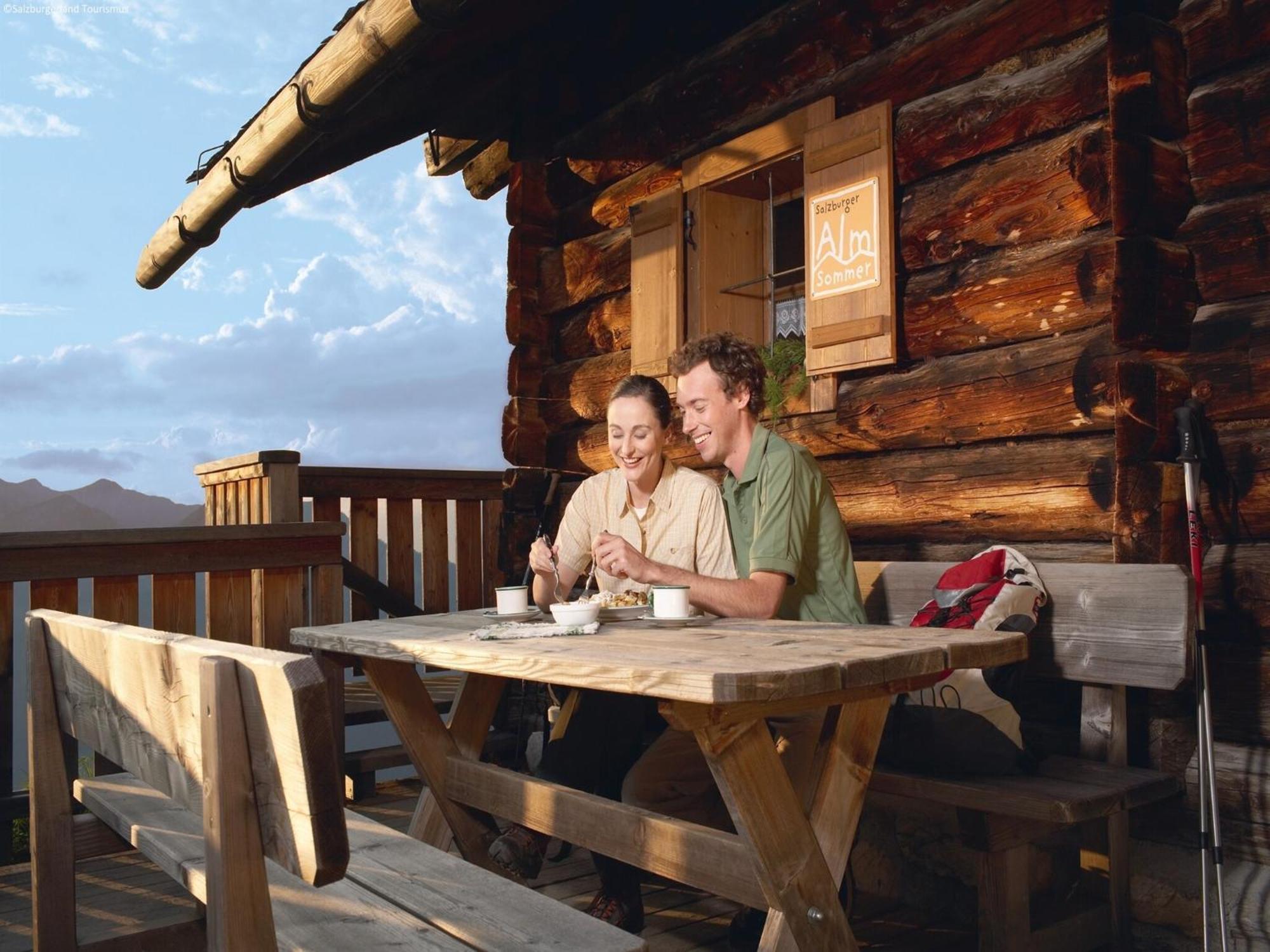 Modern Chalet With Sauna Near Ski Area In Saalbach Hinterglemm Salzburgerland Buitenkant foto